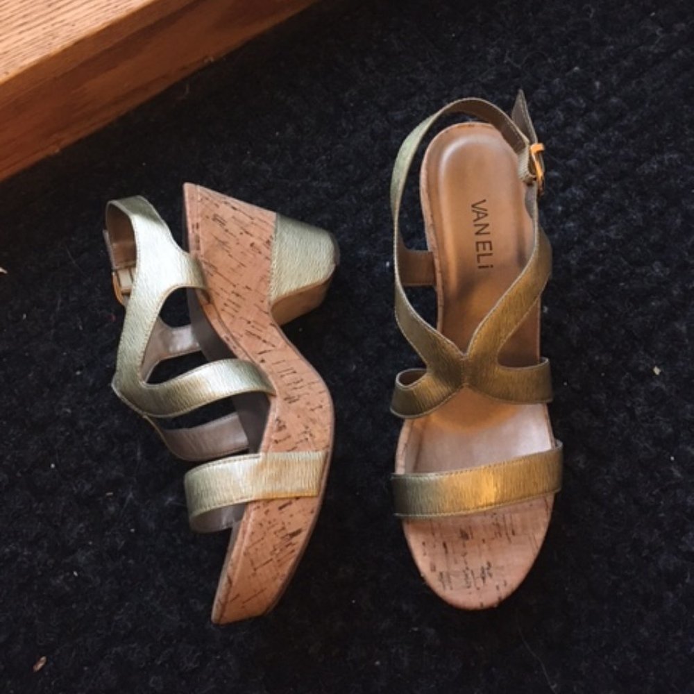 VANELi Essex Gold Platform Heels Sandals (size 8)